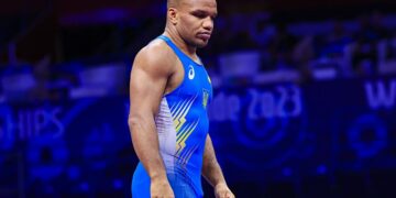 Беленюк і Новіков позували з медалями: фото | Боротьба |