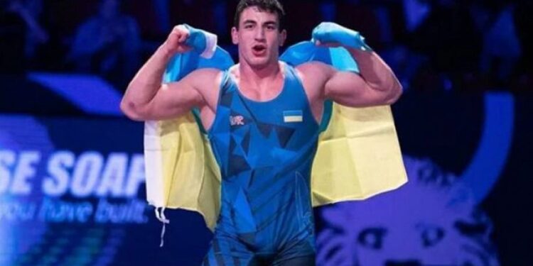 Українець Новіков виграв бронзу чемпіонату світу: але є нюанс | Боротьба |