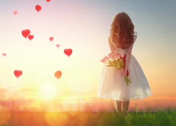 заставка - открытки женщинам на день рождения