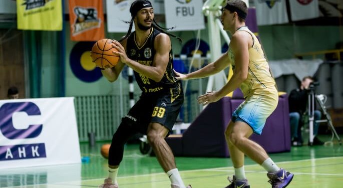 Київ-Баскет мінімально переграв Будівельник у Суперлізі | Баскетбол |