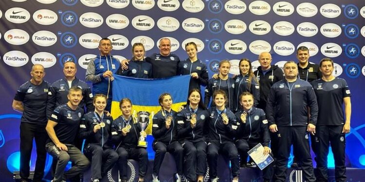 Збірна України з жіночої боротьби завоювала 7 медалей на чемпіонаті світу U-23 | Боротьба |
