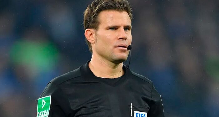 Арбитр Феликс Брих травмировался во время матча в Бундеслиге