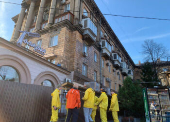 Для збереження вигляду історичного фасаду використають спеціальні хімічні засоби | Новости Запорожья