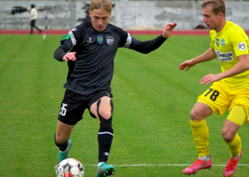 Друга ліга. Локомотив у меншості вириває нічию з другою командою чемпіонату