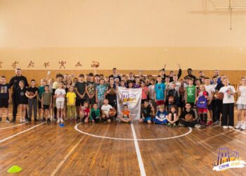 Гравці Старого Луцька-Університету провели майстер-клас в Луцькому ліцеї № 24 – Федерація баскетболу України