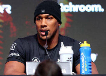 “Я стану трехкратным чемпионом”: Джошуа отреагировал на дерзкое заявление Валлина – Спорт ):Бокс