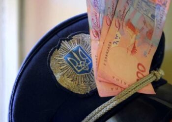 На Миколаївщині поліціянтів затримали на хабарі