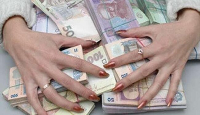 На Миколаївщині працівниця банку привласнила майже мільйон з рахунків клієнтів