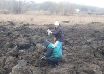 На місці ракетного удару по Запоріжжю 21 листопада працюють екологи – що вони роблять | Новости Запорожья