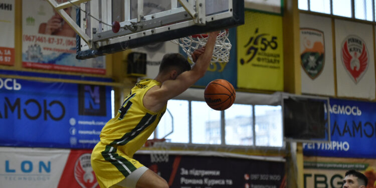 Прикарпаття-Говерла здобуває шосту перемогу у сезоні в матчі з Рівне: фотогалерея – Федерація баскетболу України