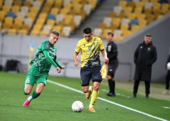 «Рух» грає внічию з «Оболонню»