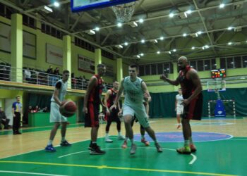 Самбір обіграв Львівську Політехніку, залишившись непереможним: фотогалерея – Федерація баскетболу України