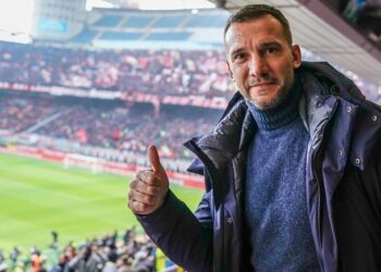 Шевченко в 20-ке лучших форвардов 90-х годов