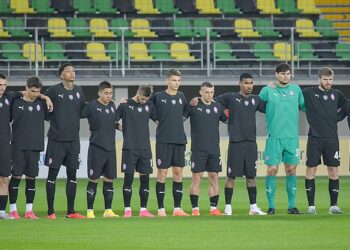 “Сором!”: легенда українського футболу жорстко розкритикував Зорю за виступи у єврокубках | Єврокубки