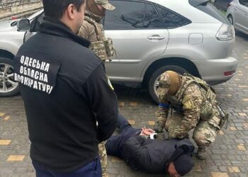 Справу митника, який просив хабар за ввезення на територію України 4 мільйонів, скерували до суду :: Інтент :: Регіональна мережа якісної журналістики