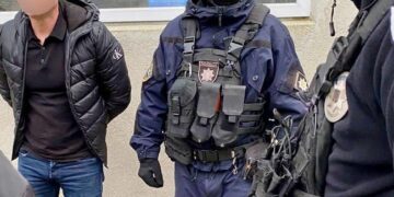 Стрілянина та склад зброї: на Миколаївщині затримали місцевих жителів