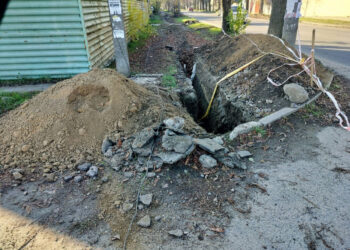 У Шевченківському районі незаконно розрили тротуар – чи ліквідували провал | Новости Запорожья