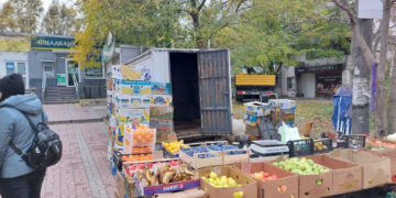 У Запоріжжі демонтували незаконний кіоск з продажу фруктів та овочів | Новости Запорожья