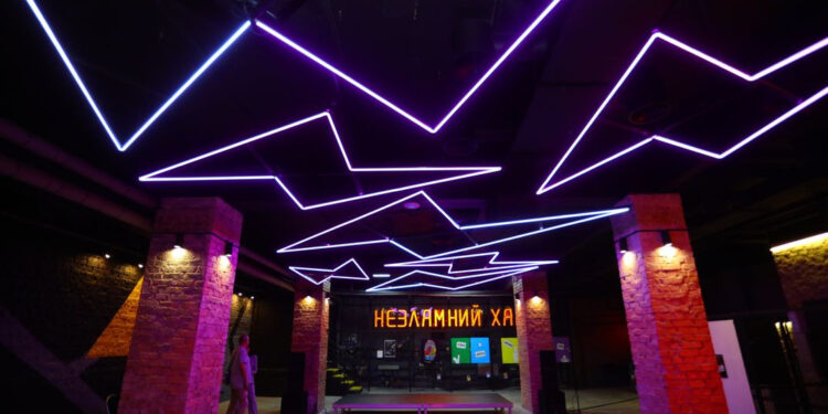 У Запоріжжі нагородили журналістів на честь Дня працівників радіо, телебачення та зв’язку | Новости Запорожья