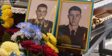 У Запоріжжі попрощалися з рятувальниками, що загинули від ракетного удару – фото | Новости Запорожья