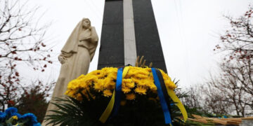 У Запоріжжі вшанували пам`ять тих, хто став жертвами голодоморів | Новости Запорожья