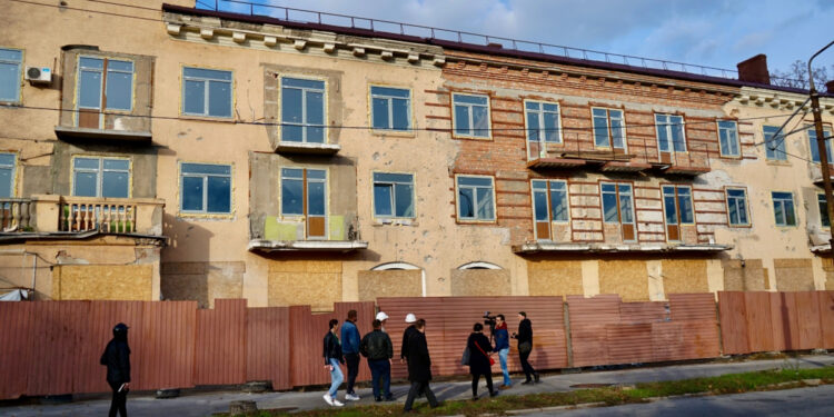 У запорізький будинок на вулиці Кияшка, 22 готуються подавати опалення – як просувається відновлення | Новости Запорожья