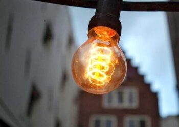 Українцям готують 15-відсоткове підвищення тарифу на електроенергію: коли зросте вартість світла – Экономика