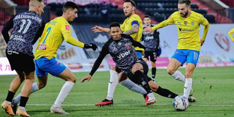 «Верес» долає «Металіст 1925» у надрезультативній грі