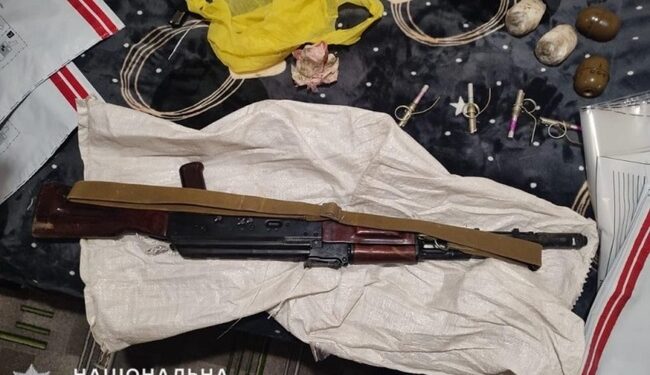 Жителя Миколаївщини затримали за незаконне зберігання озброєння
