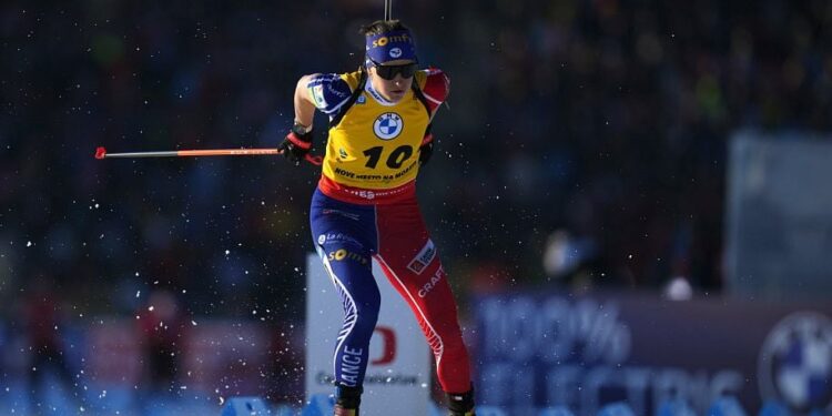 Жулия Симон доставлена в отделение полиции для допроса | Биатлон |