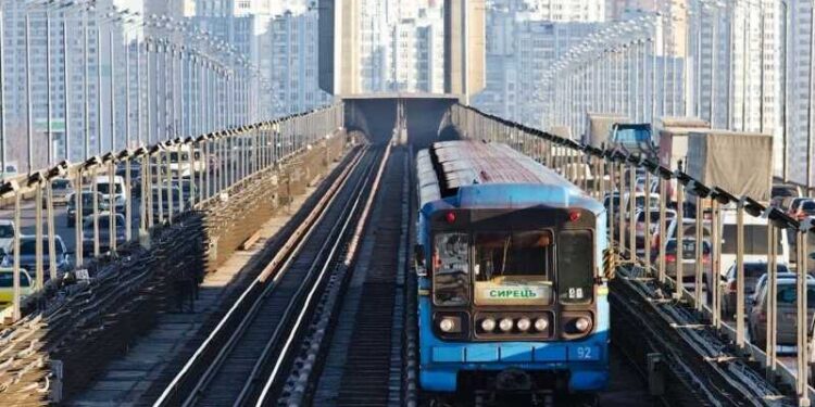 У Києві проведуть важливі роботи на Південному мості: йдеться про рух метро | Новини Київ