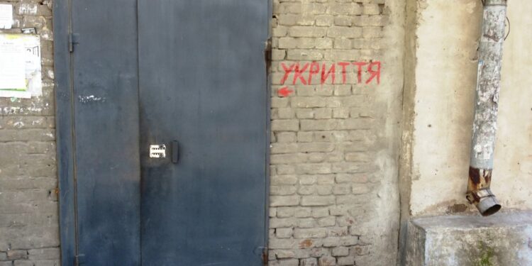 Запоріжці не знають, де розташовані бомбосховища (відео) | Новини Запоріжжя