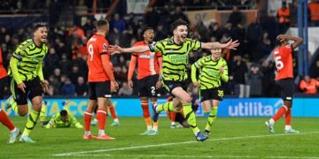 «Арсенал» вырвал победу у «Лутона» в матче с 7 мячами