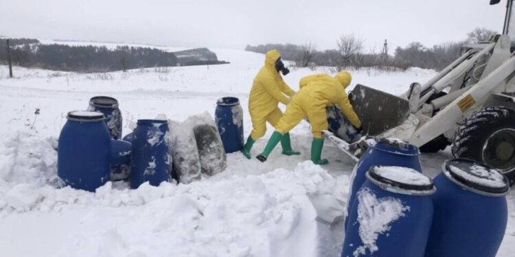 Біля Шумська знешкоджують 5000 кг отрути