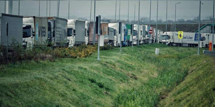 Блокування польсько-українського кордону: скільки вантажівок стоїть у черзі |