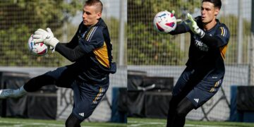 «Челси» может получить Лунина в замену Кепе