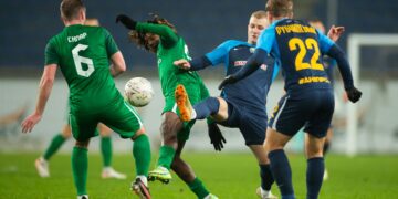 «Днепр-1» проиграл «Ворскле» и потерял лидерство в УПЛ