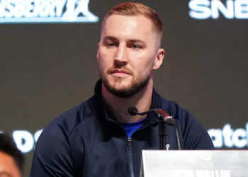 “Я никогда такого не видел”: Валлин заявил, что Усик недостоин звания чемпиона – Спорт ):Бокс