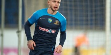 Лидер «Днепра-1» во время тренировки сломал ногу