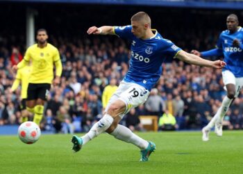 Миколенко вошел в топ лучших крайних защитников АПЛ