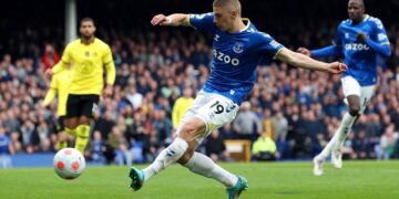 Миколенко вошел в топ лучших крайних защитников АПЛ