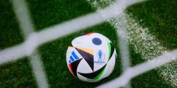 На чемпионате Европы по футболу будет использоваться мяч с микрочипом
