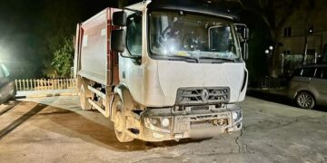 На кладовищі під Одесою водій сміттєвоза задавив людину