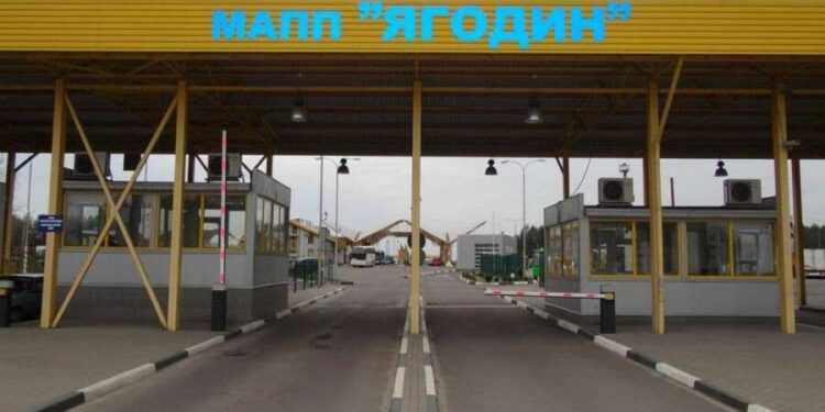 На кордоні з Польщею розблокували пункт пропуску: що відомо | |