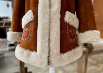 На Рівненщині відтворили старовинний жіночий кожух з Берестечка