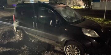 На Уманщині водійка збила на узбіччі підлітка