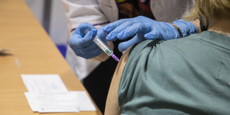 Полтавщина отримає вакцину, яка захищає від 5 хвороб