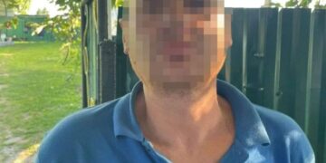 Приїхав забрати дружину в лікарню до пораненого сина, однак випадково її вбив —Хмельнитчина