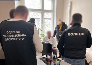 Прокуратура на Одещині припинила чергову схему з продажу “білих білетів”