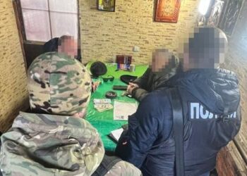 Просив 5 тисяч доларів: на Черкащині адвокат організував схему виїзду для “ухилянтів”